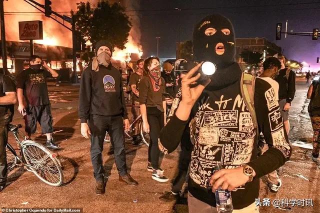 最新消息：因一名非裔死亡，美国多地发生严重