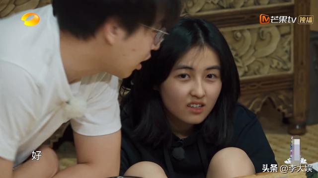 《向往4》无聊当有趣？何炅复制岳云鹏游戏，黄