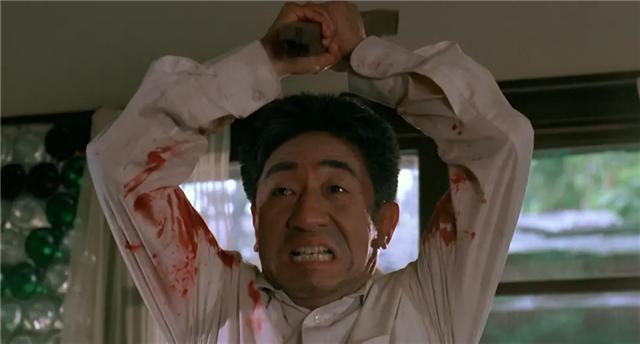 �ư���2��д������Ϸ��������û��һ��̨�ʣ������ж���һ����