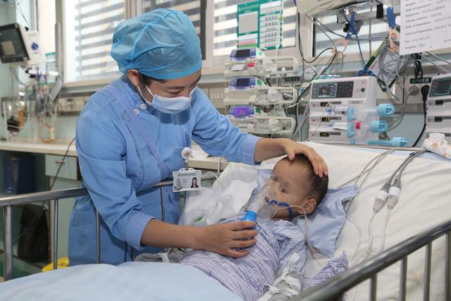 挑战手术极限 亚心医院成功“矫正”两岁幼儿“错位”的心
