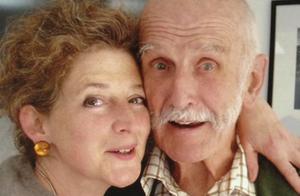 Old man uses the gawkish disease wife that the pillow covers dead to be accompanied 60 years, subseq