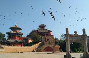 A dorp of China, bury is worn metal bar of about a