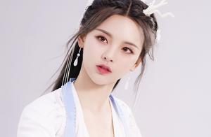 Yang Chao jumps over exposure of modelling of small Long Nv, the head wears corner, celestial being