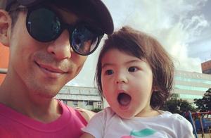 Xiu Jiejie brings two daughters play, the netizen plaints: Later girl of infer       , wave is not e