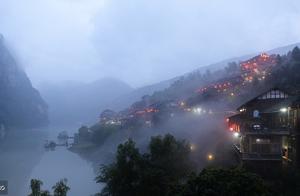 On the weekend! Go most ancient town looks the Gon