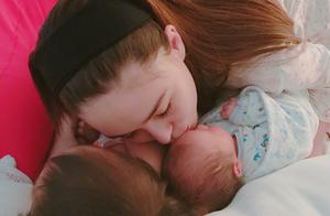 Mother's day of elder brother approach basks in b