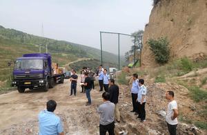 In relief police centers destroy by melting or bur