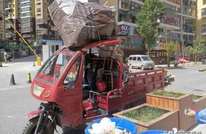 The life is not easy, and row and cherish