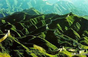 Beautiful and lofty Great Wall, holy Tai Jiling...