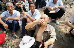 Need not with respect to dish, everyday a bottle of liquor, what sign see?