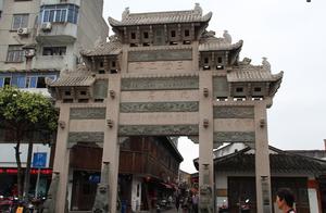 Ancient town of new field of Shanghai Pudong new developed area swims one day