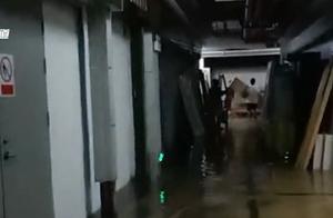 City of the 3000 furniture that make the same scor