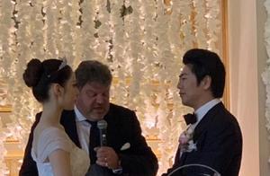 Spot of Lang Lang wedding reflects exposure! Sweet