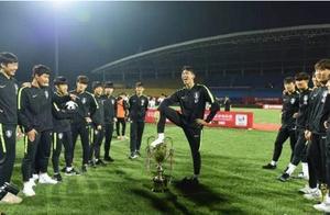 Be discreditable! The country is defeated by a bal