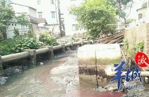 Open air of gules liquid, rubbish piles up. . . Guangzhou city river is long do exposure Guangzhou r