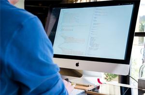 The company lets leave his post actively, staff does not agree, the leader that lie between a day do