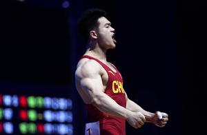 Lift weights -- inferior bright and beautiful contest: Shi Zhiyong breaks a man snatch of 73 kilogra