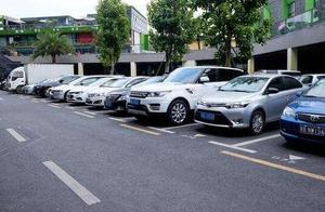 Why to jockey outside day of head wanting a car? O