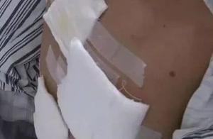 Nanning roadside eats a late food, ineffable be connected to chop 4 knives! The person that throw a