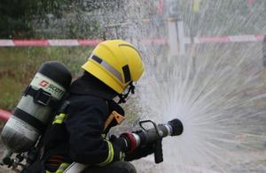 Jiang Xia holds plain breath east send lash-up of 