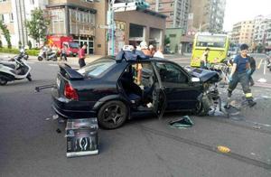 Pull! Grief of elder brother of traffic accident die tragicly identified cadaver not to cry suddenly