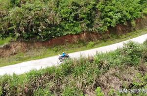 Come to maintain, uncle boils fish of calabash kne