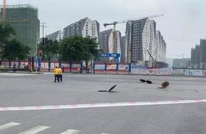 Guilin street produces leak burning gas, gas develops well lid ceaselessly! The critical already pow