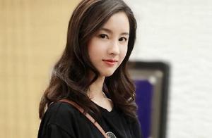 Chen Douling shows body airport, leave big wave curl to show mature glamour slightly is this to want