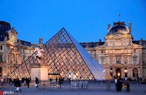 Pyramid of glass of palace of float of masterpiece Lu of shellfish Yu inscription suffers controvers