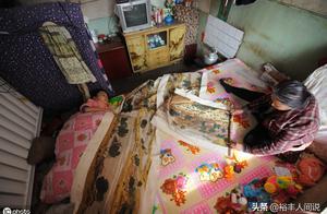 The woman maintains 19 years " baby " pose, teac