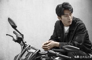 Dou Xiao and bet secret of king a thousand pieces of gold to love, deng violet chess comments on a b