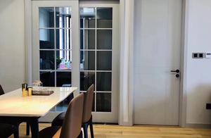 Give out when switch door " creak " sound, sound