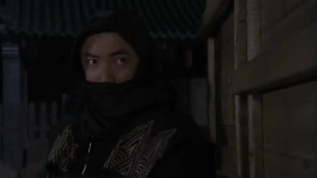 大内低手中陈馨儿在第几集中爱上赵三发的
