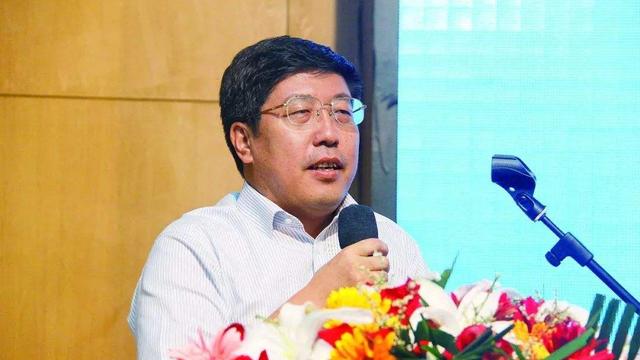 北大的金巖石叫獸說高房價是為了讓窮人住上房子請問世界上為什么有這樣的人把老百姓當傻瓜