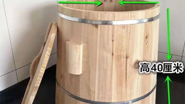 木用饭桶蒸米饭的做法