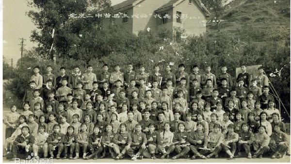 請問重慶一中、三中、八中、巴蜀中學、人民小學、巴蜀小學各自待遇怎么樣啊