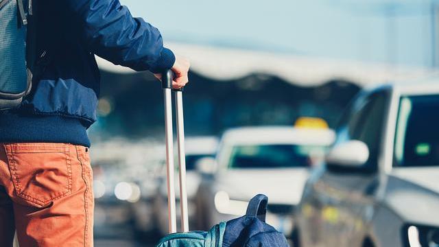 中冶華天工程技術有限公司學會計的本科生進這個公司待遇和發展怎么樣是不是要經常出差長期住在工地