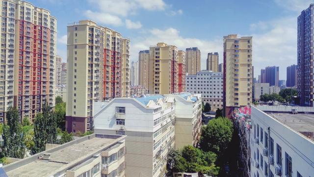 現在的房價為什么會一直降不下來