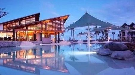 到北京旅游適合一家人住的酒店有哪些?需要有三個房間的套房