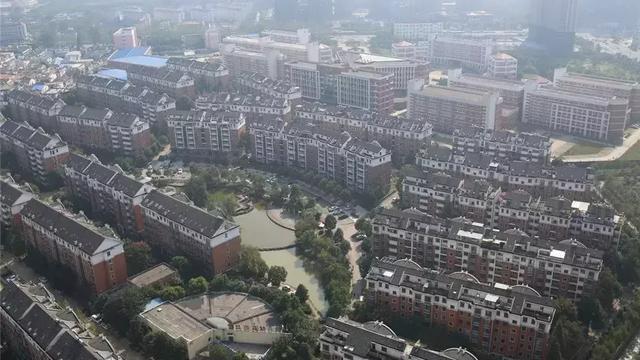 安徽舒城現在房價多少有沒有現房離市區近點的然后合肥的是多少二者對比下買哪里的會好些