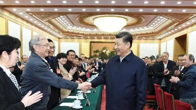 如何做个能创新的思想政治教师