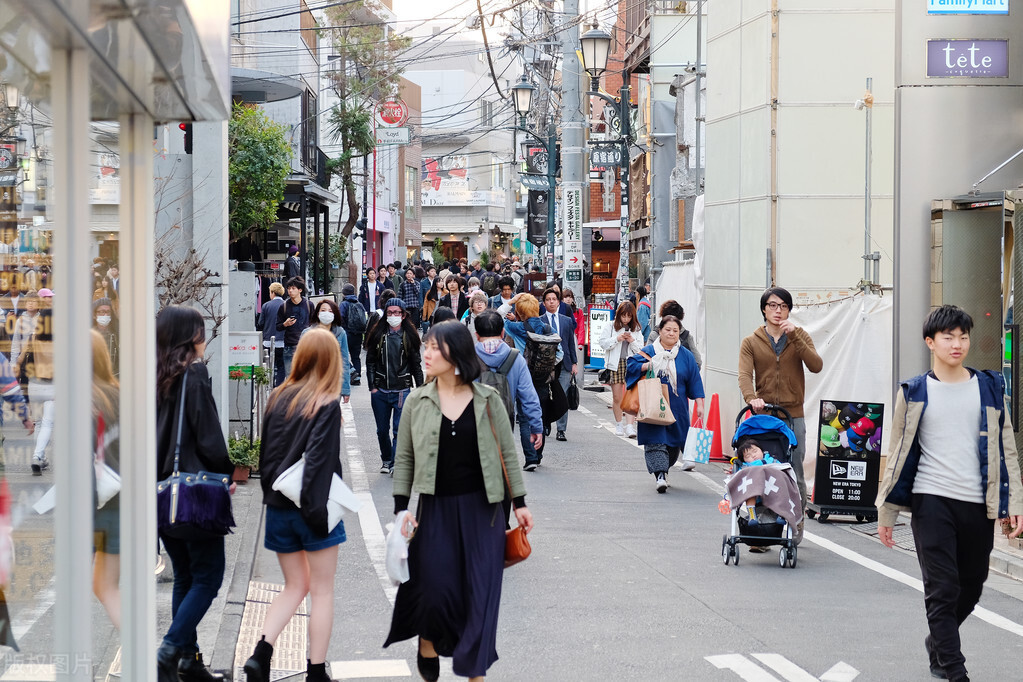 日本人不生孩子背后，是美国的文化陷阱！