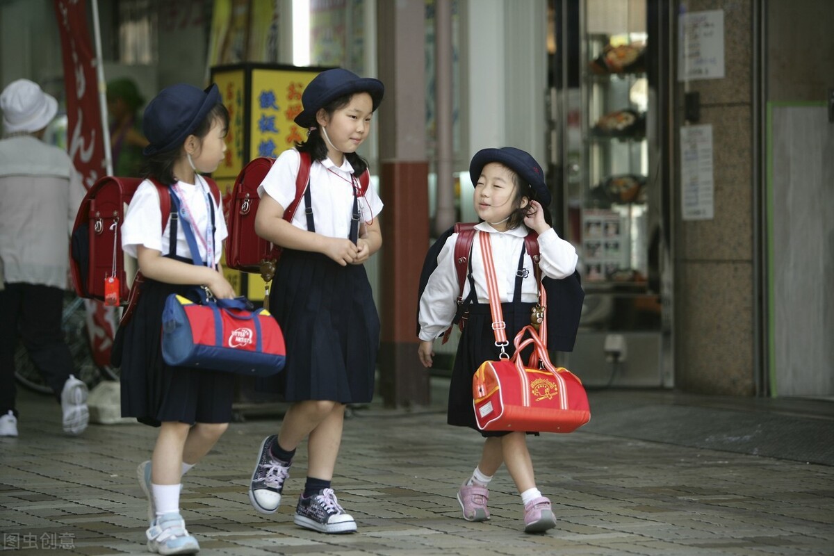 日本人不生孩子背后，是美国的文化陷阱！