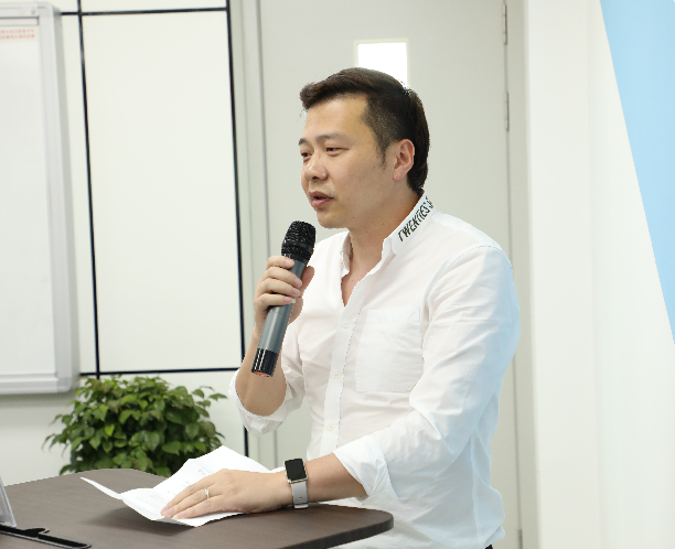 亚洲无码
美术与设计学院瓯越非遗时尚研发营开营