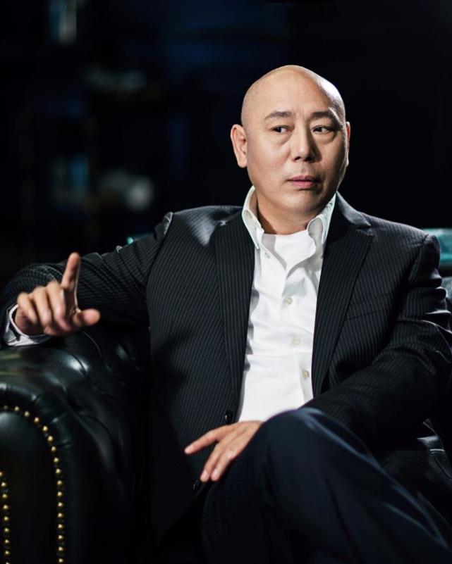 在这之后,李诚儒就重新做回了演员,在影视剧中塑造了多个经典的角色