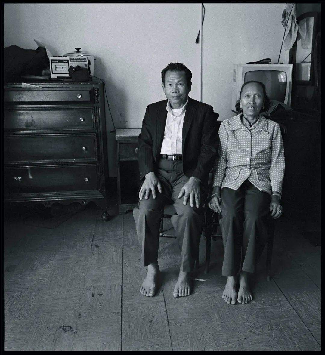 在国外生活的底层华人：他们都算不上活着