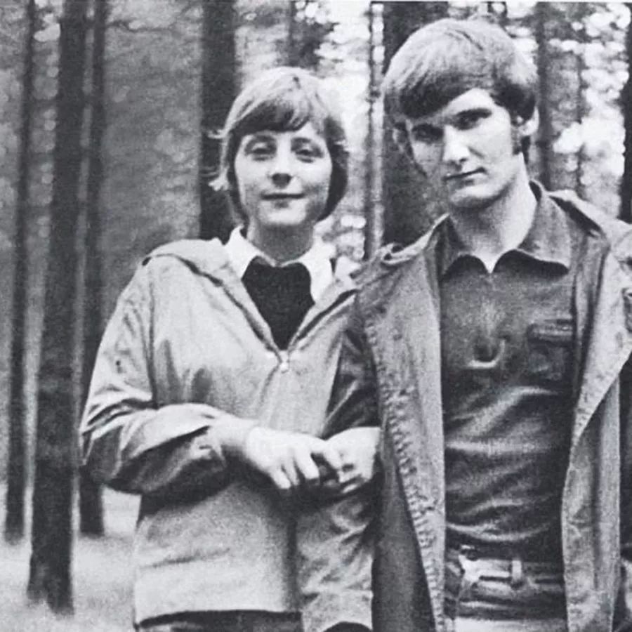 默克尔：从物理博士到“欧洲大婶”