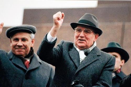 从海湾危机到海湾战争，苏联在干什么？