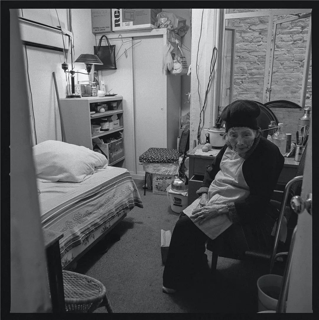 在国外生活的底层华人：他们都算不上活着