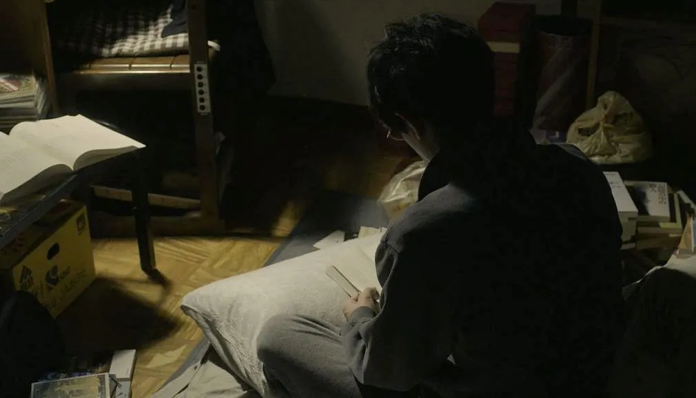 我们成不了精英，也不想回到底层